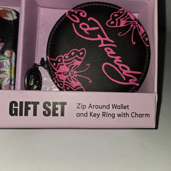 Ed Hardy Gift Set Zip Around Wallet & Key Ring W/Charm Love Kills Slowly NWT - Picture 4 of 4